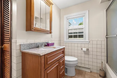8 Pennichuck Street Nashua NH 03064