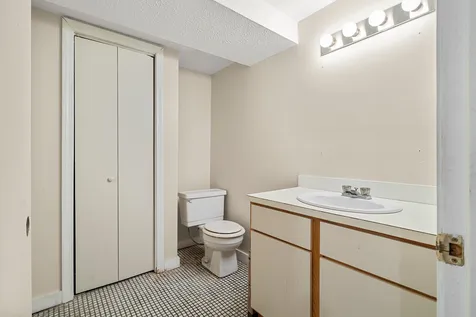8 Pennichuck Street Nashua NH 03064