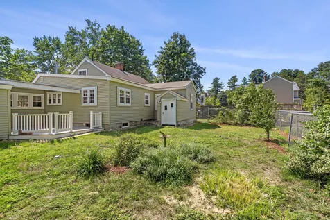 8 Pennichuck Street Nashua NH 03064