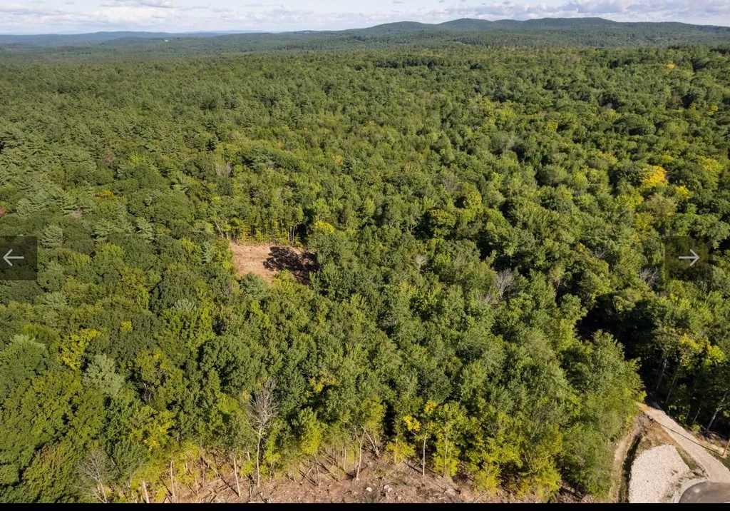 17 Mccarron Road Deerfield NH 03037