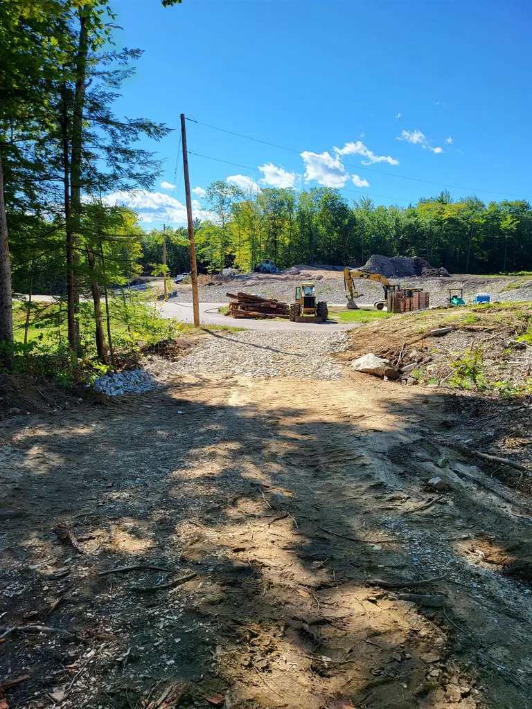 17 Mccarron Road Deerfield NH 03037