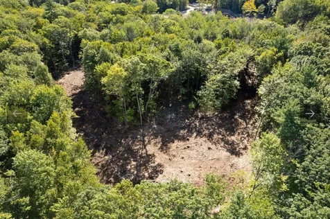 17 Mccarron Road Deerfield NH 03037