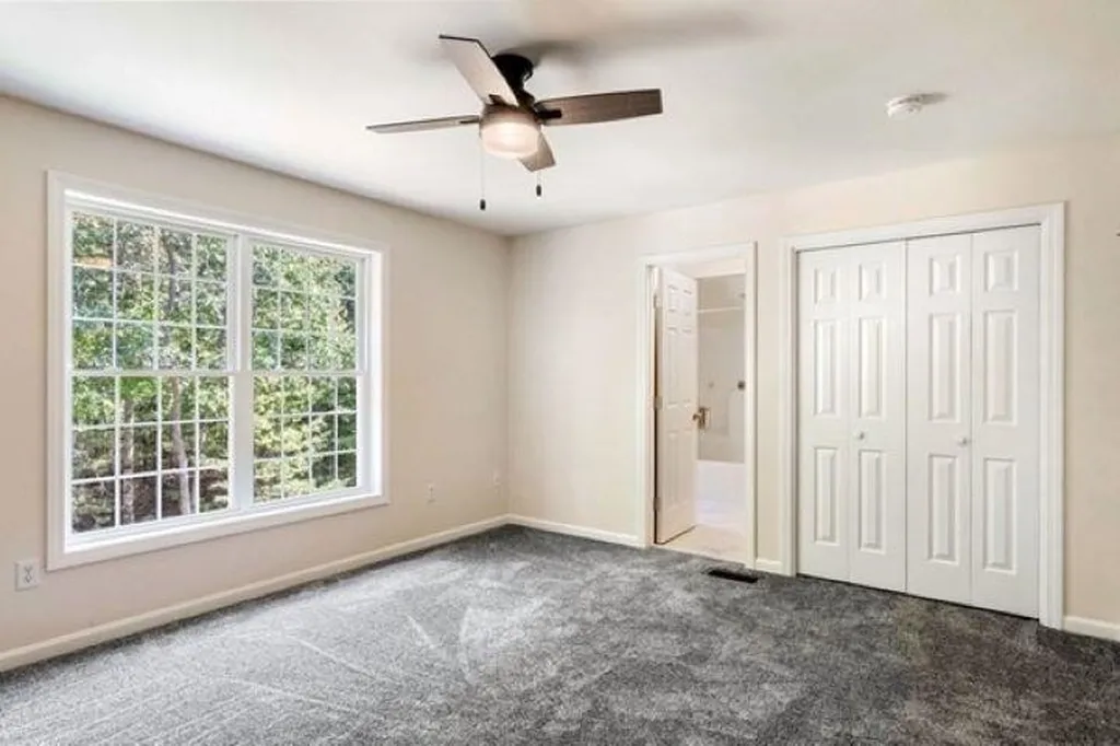 18 Mulberry Lane Pelham NH 03076