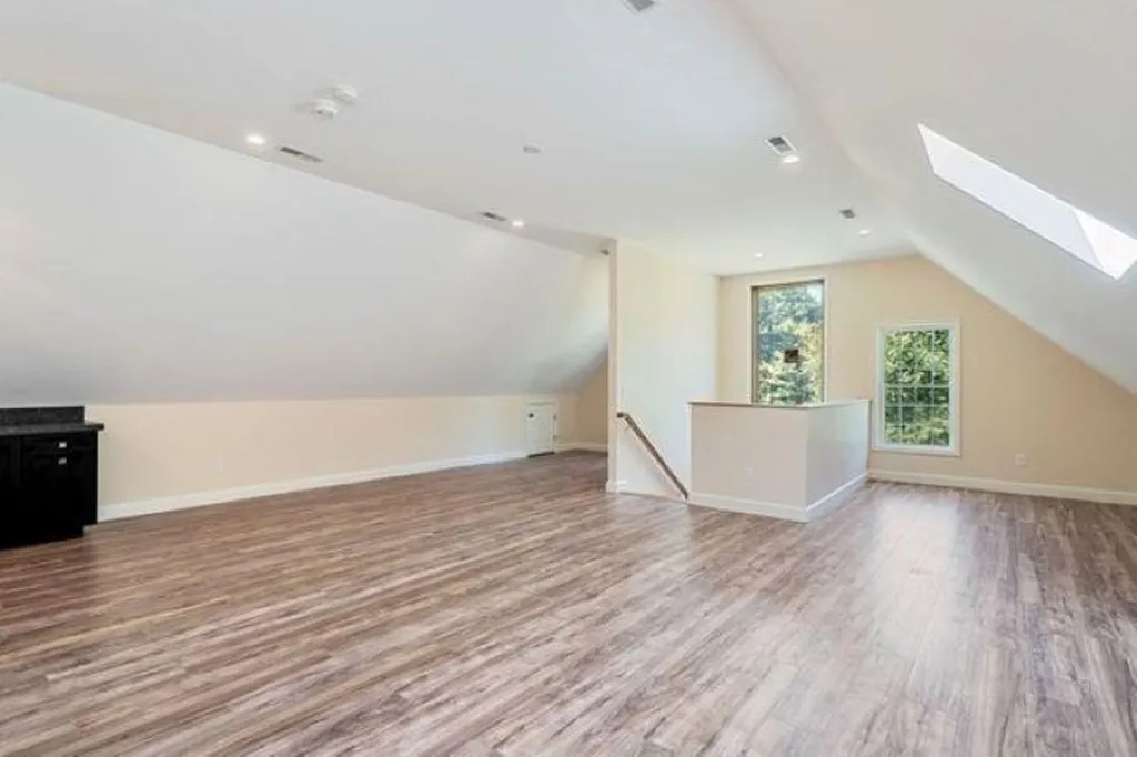 18 Mulberry Lane Pelham NH 03076