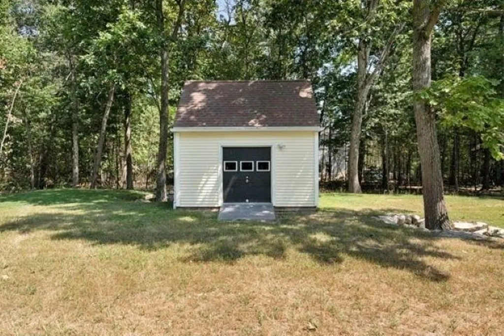 18 Mulberry Lane Pelham NH 03076