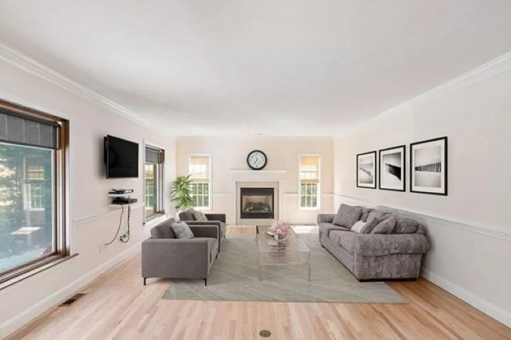 18 Mulberry Lane Pelham NH 03076