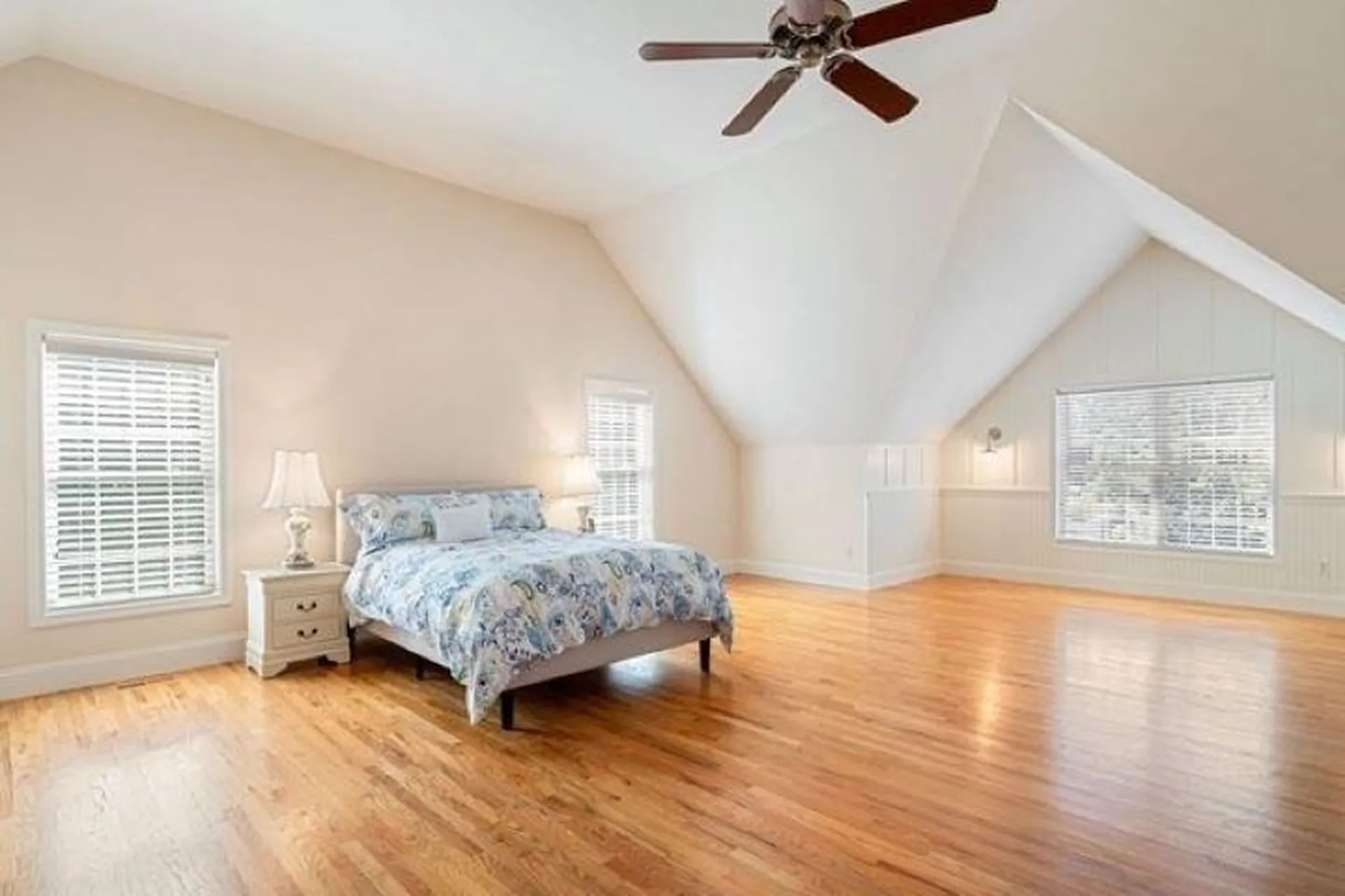 18 Mulberry Lane Pelham NH 03076