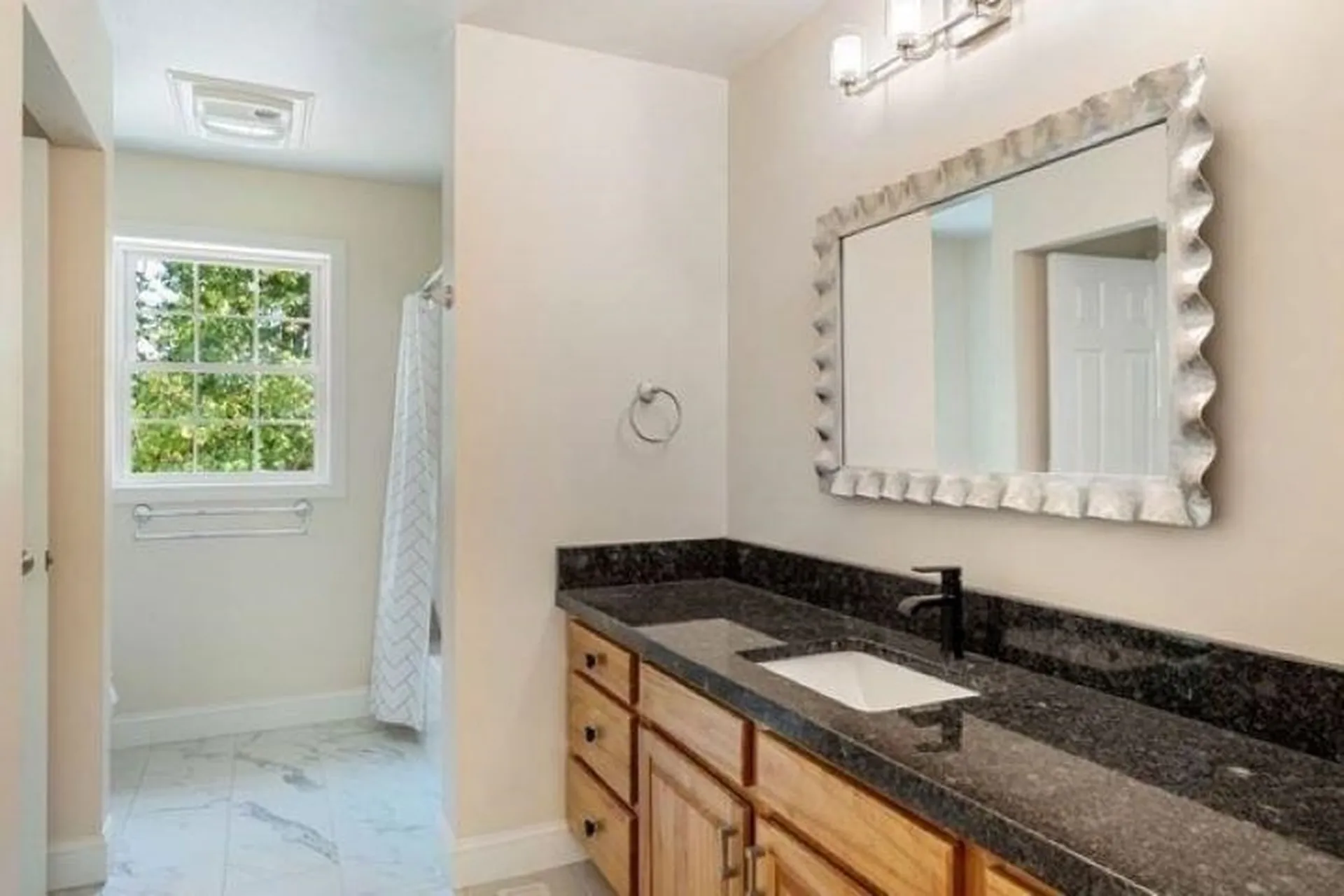 18 Mulberry Lane Pelham NH 03076