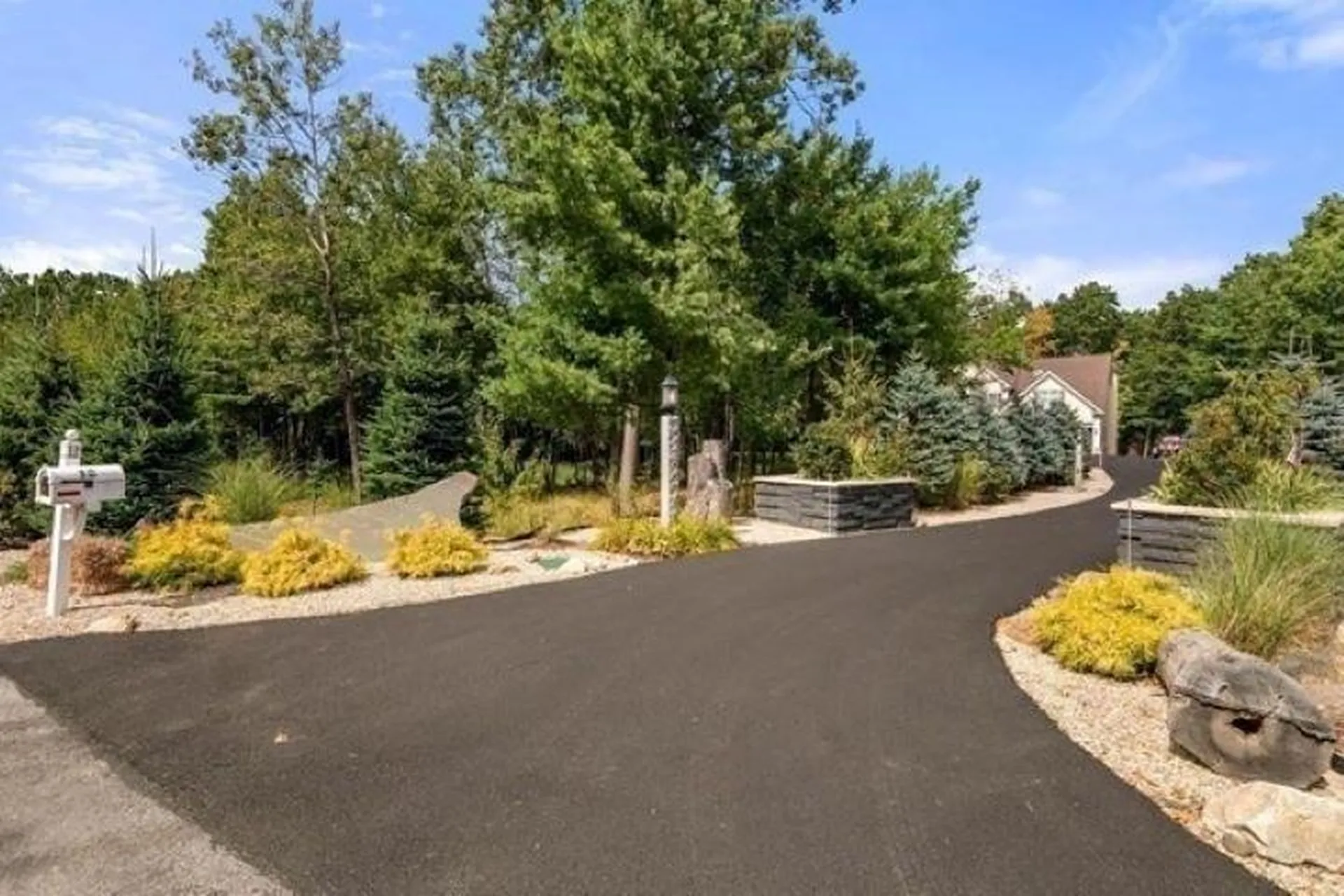 18 Mulberry Lane Pelham NH 03076