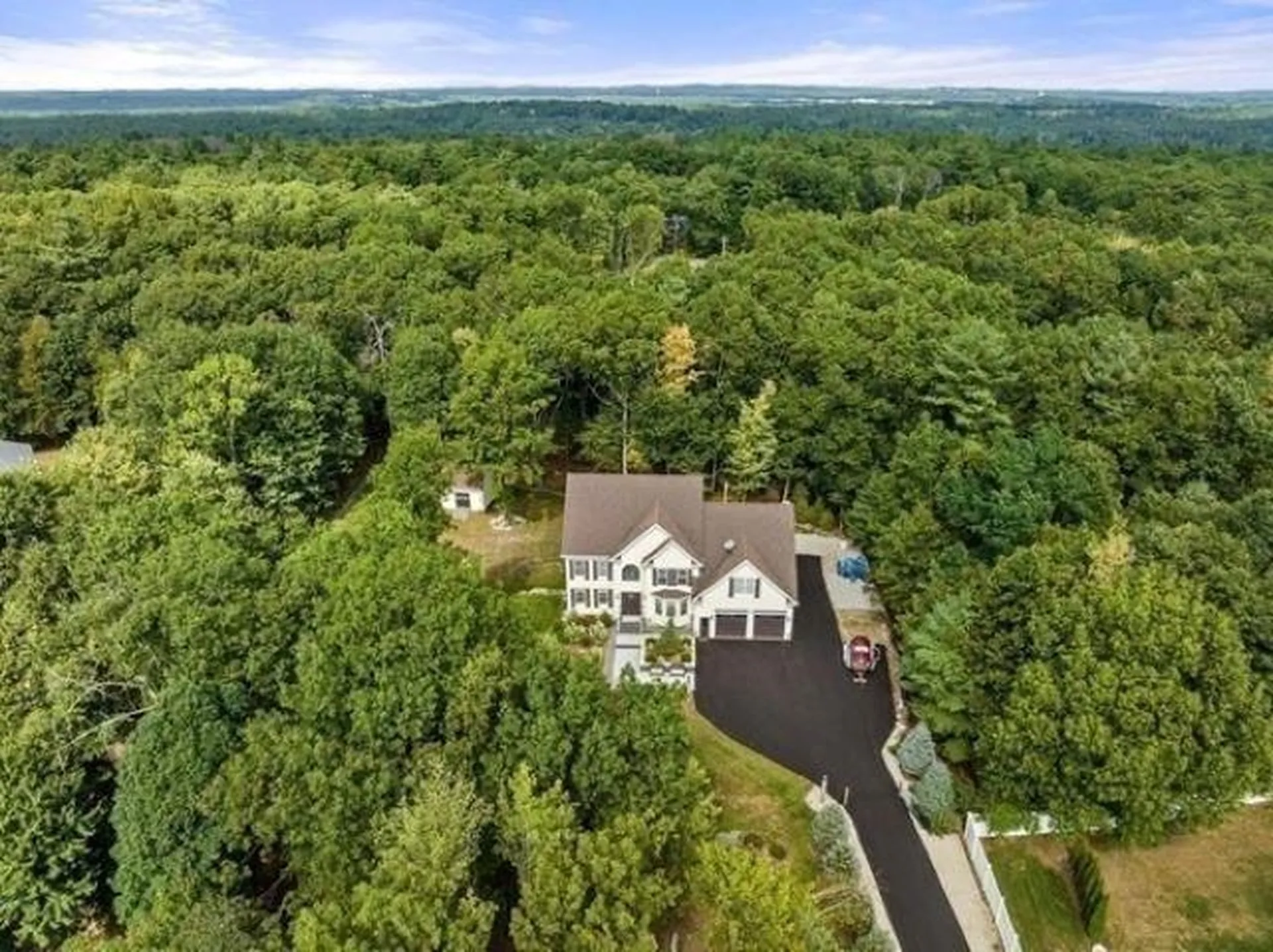 18 Mulberry Lane Pelham NH 03076