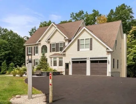 18 Mulberry Lane Pelham NH 03076