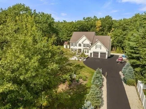 18 Mulberry Lane Pelham NH 03076