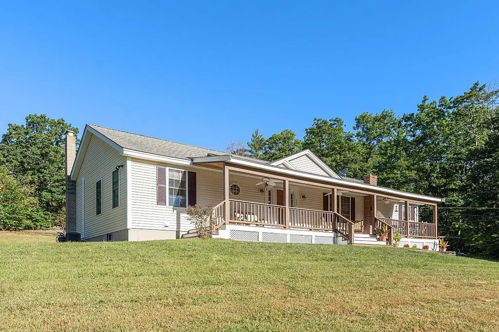 489 Candia Road Chester NH 03036