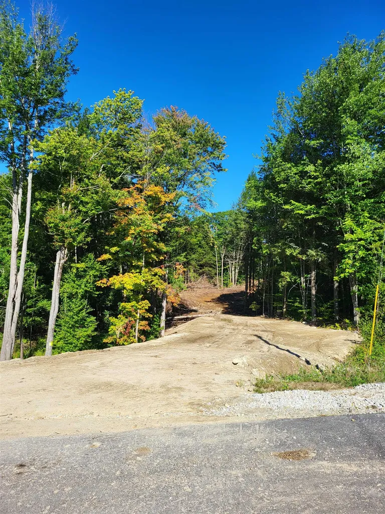 13 Mccarron Road Deerfield NH 03037
