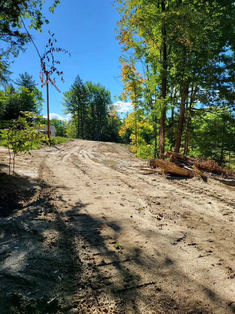 13 Mccarron Road Deerfield NH 03037