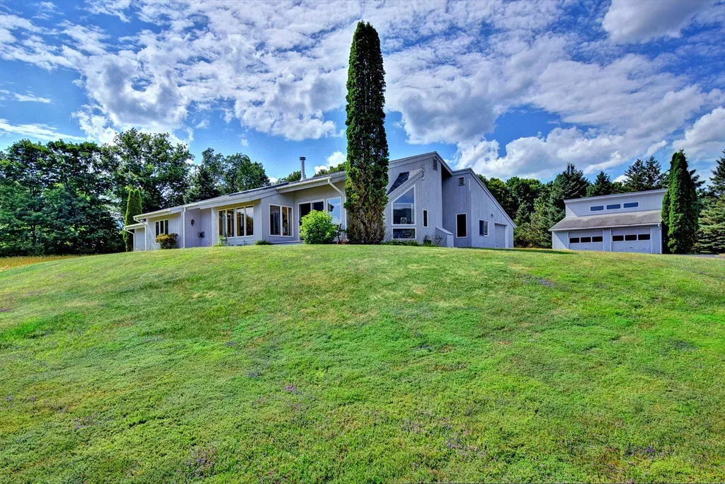 329 Canterbury Road Manchester VT 05255