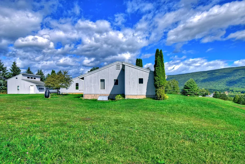 329 Canterbury Road Manchester VT 05255