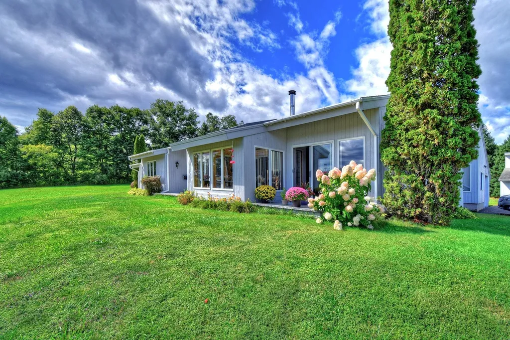329 Canterbury Road Manchester VT 05255