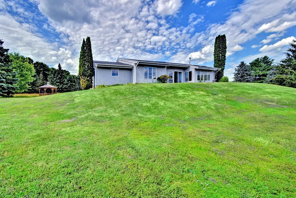 329 Canterbury Road Manchester VT 05255