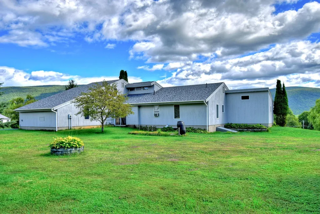 329 Canterbury Road Manchester VT 05255