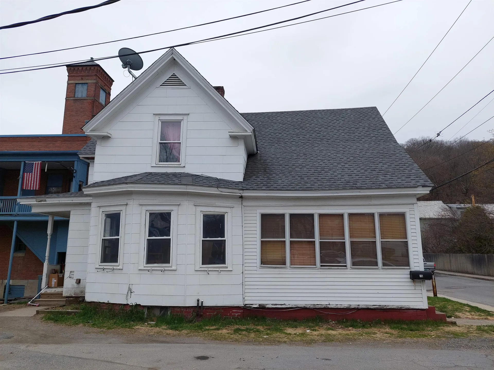 16 Oak Street Rockingham VT 05101