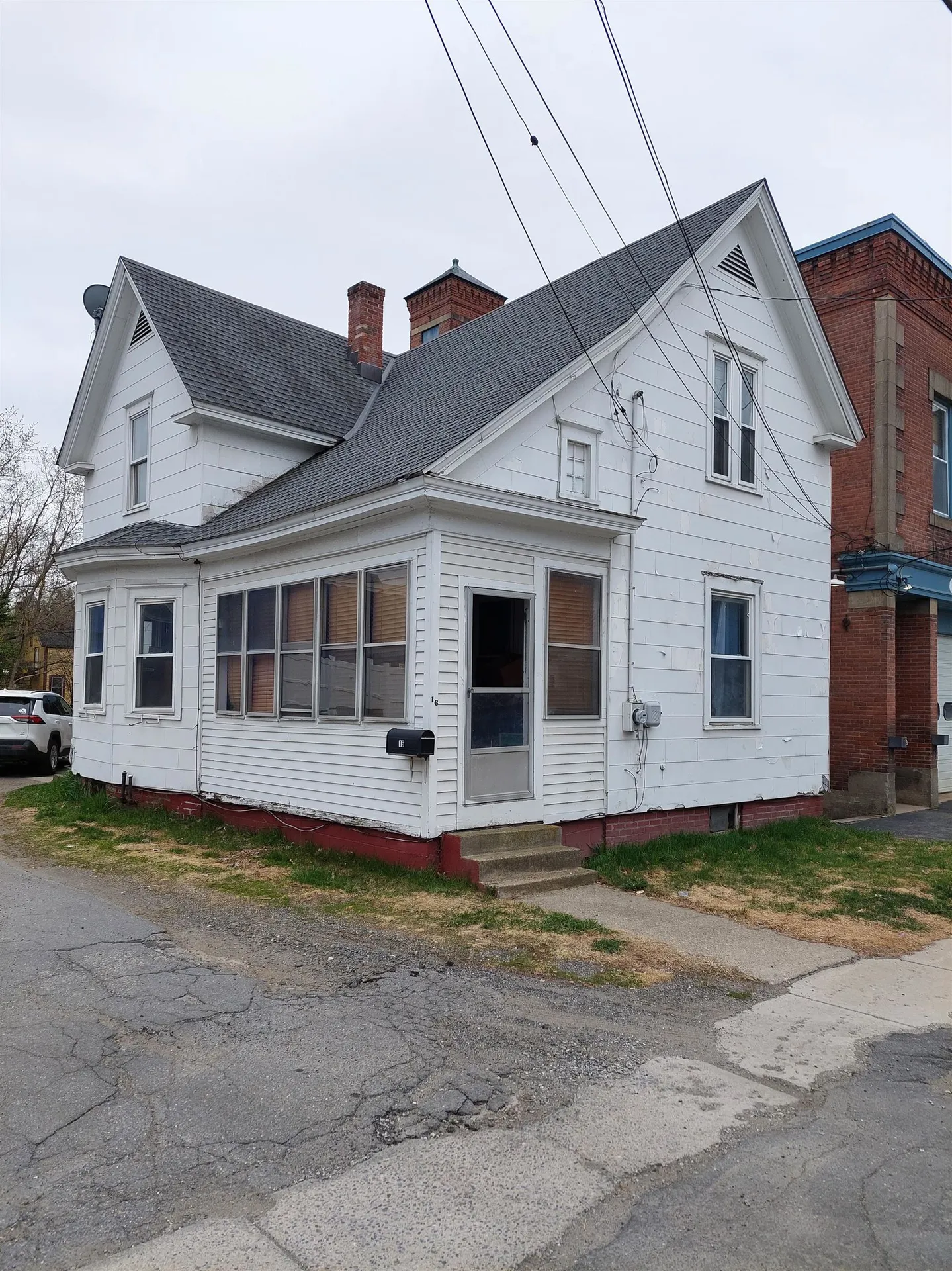 16 Oak Street Rockingham VT 05101