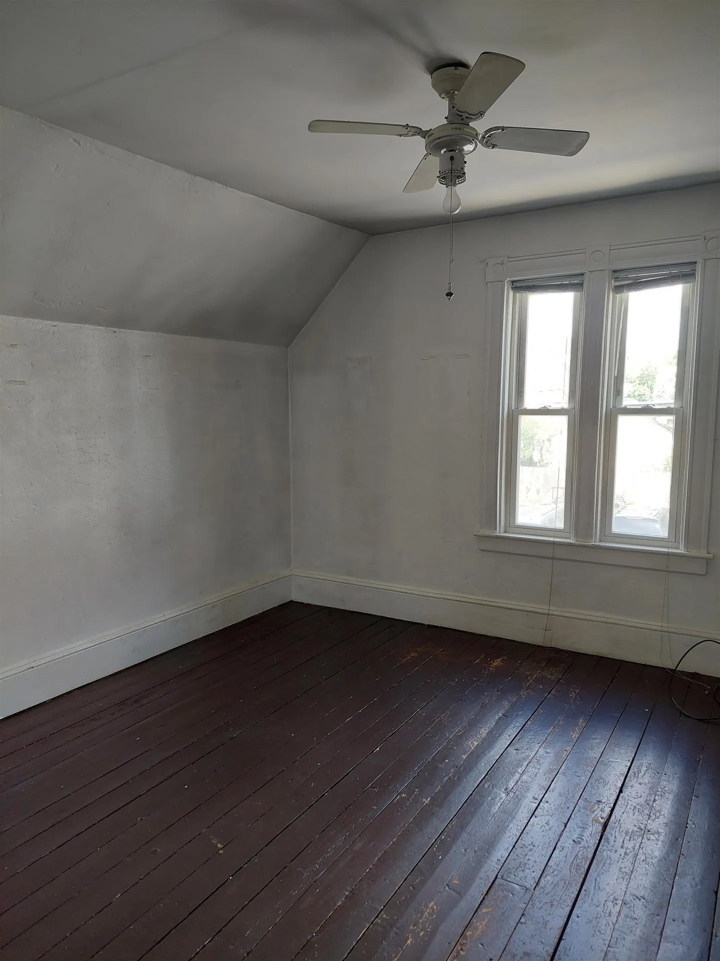 16 Oak Street Rockingham VT 05101