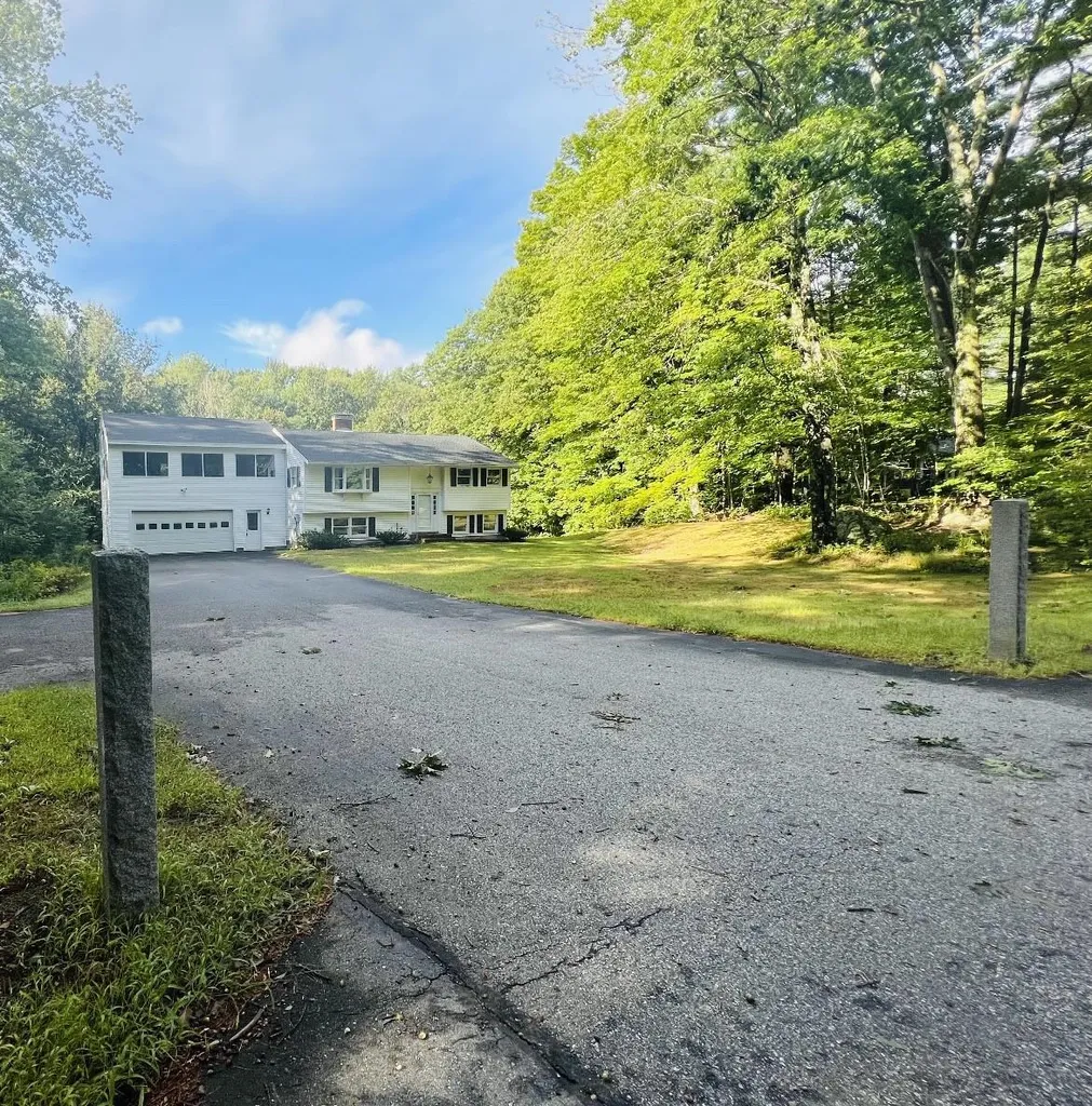 668 N Pembroke Road Pembroke NH 03275