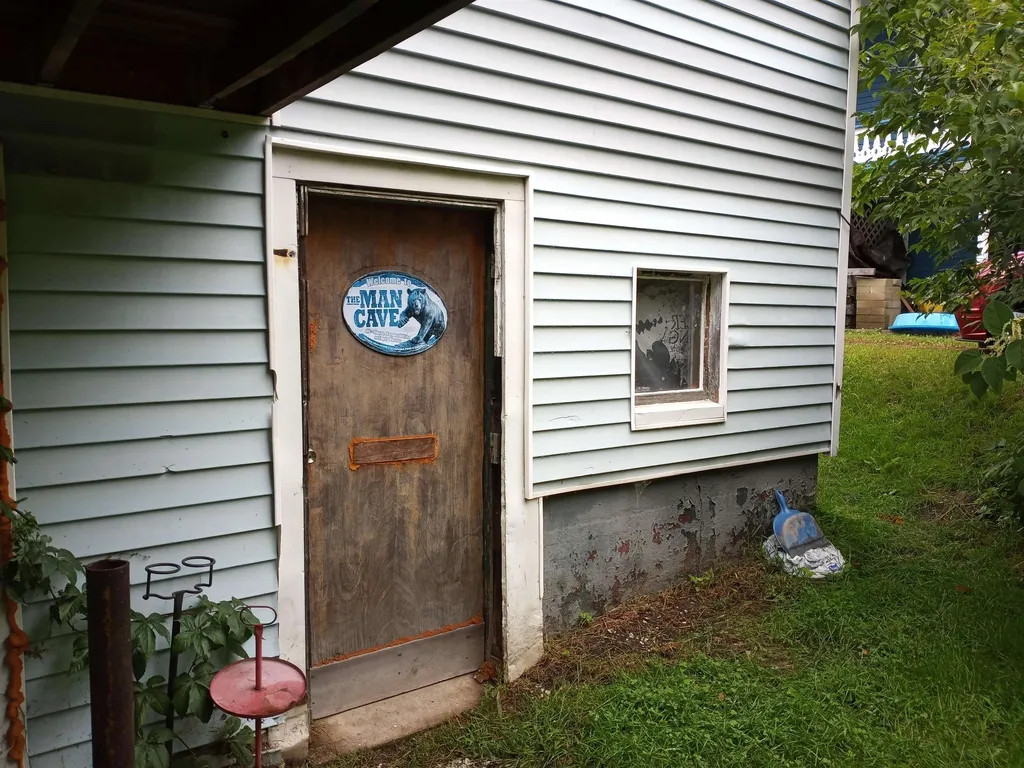 6 Burke Street Claremont NH 03743