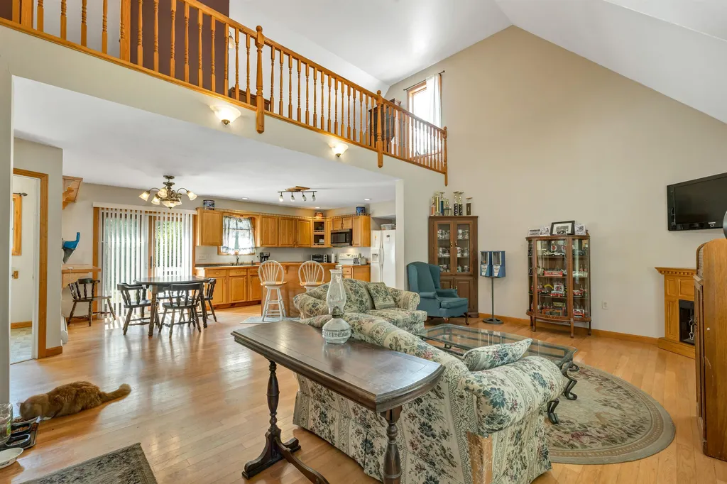 25 True Lane Thornton NH 03285