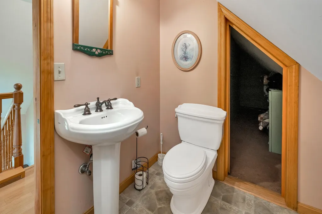 25 True Lane Thornton NH 03285