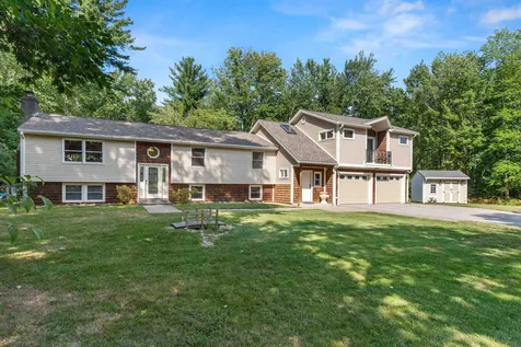 93 Winnicutt Road Stratham NH 03885