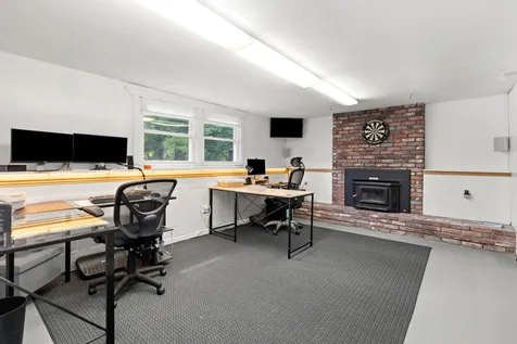 93 Winnicutt Road Stratham NH 03885