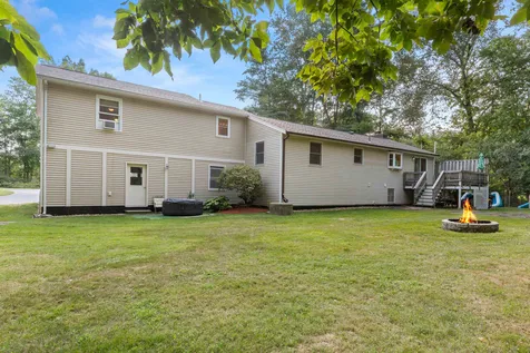 93 Winnicutt Road Stratham NH 03885