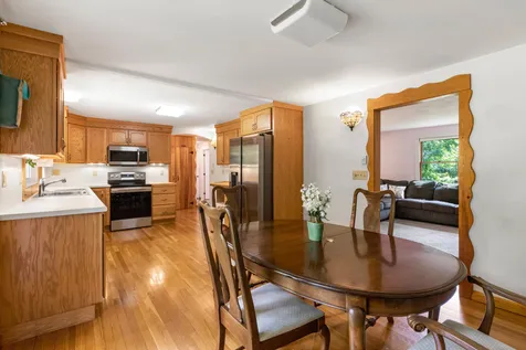 93 Winnicutt Road Stratham NH 03885