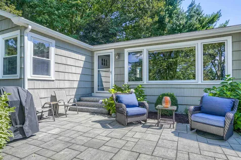 8 Judith Drive Nashua NH 03062