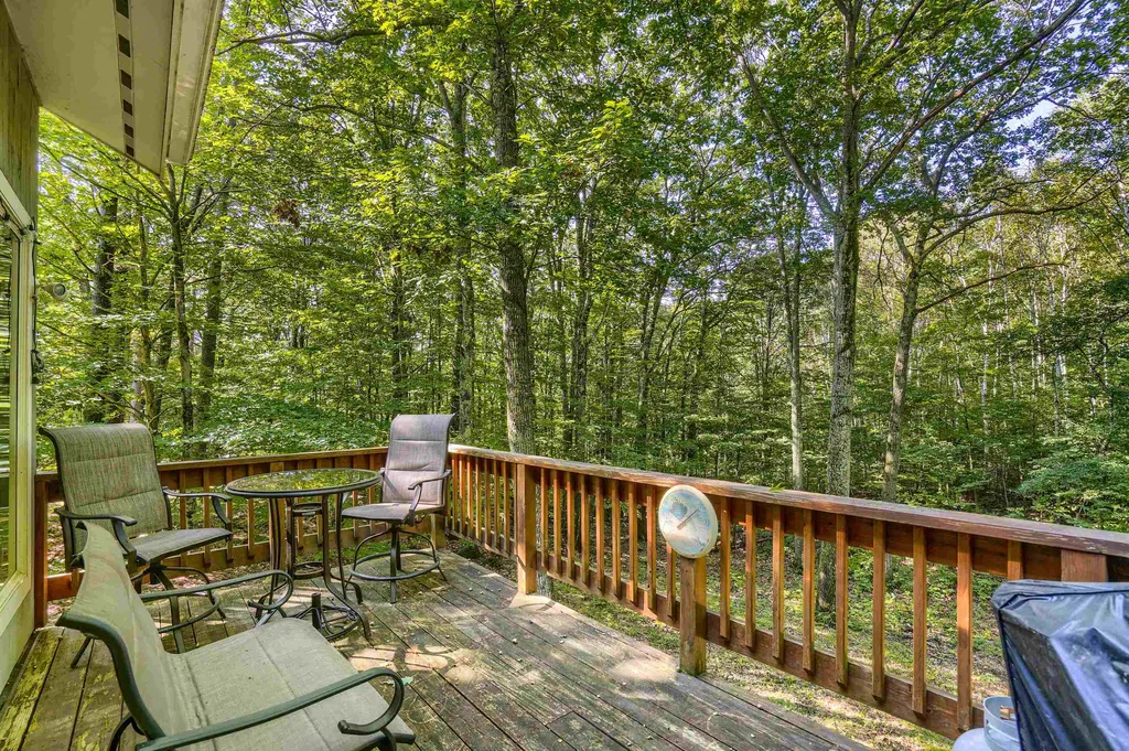 8 Panaway Drive Campton NH 03223