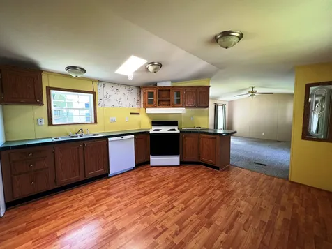 19 Hilltop Manor Mobile Home Park Littleton NH 03561
