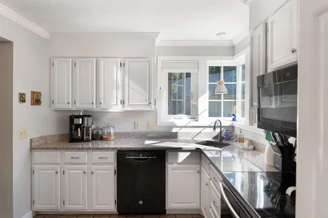 11 Golf View Laconia NH 03246
