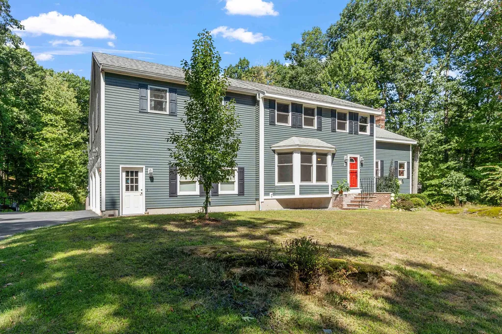 82 Marblehead Road Windham NH 03087