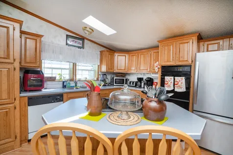 2 Witham Lane Raymond NH 03077