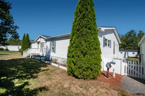 2 Witham Lane Raymond NH 03077