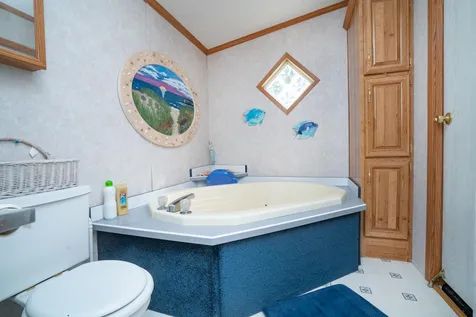2 Witham Lane Raymond NH 03077
