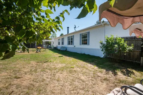 2 Witham Lane Raymond NH 03077