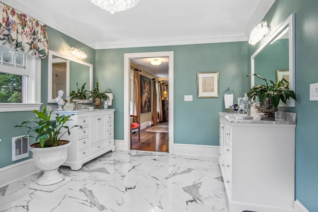 21 Fairway Drive Dover NH 03820