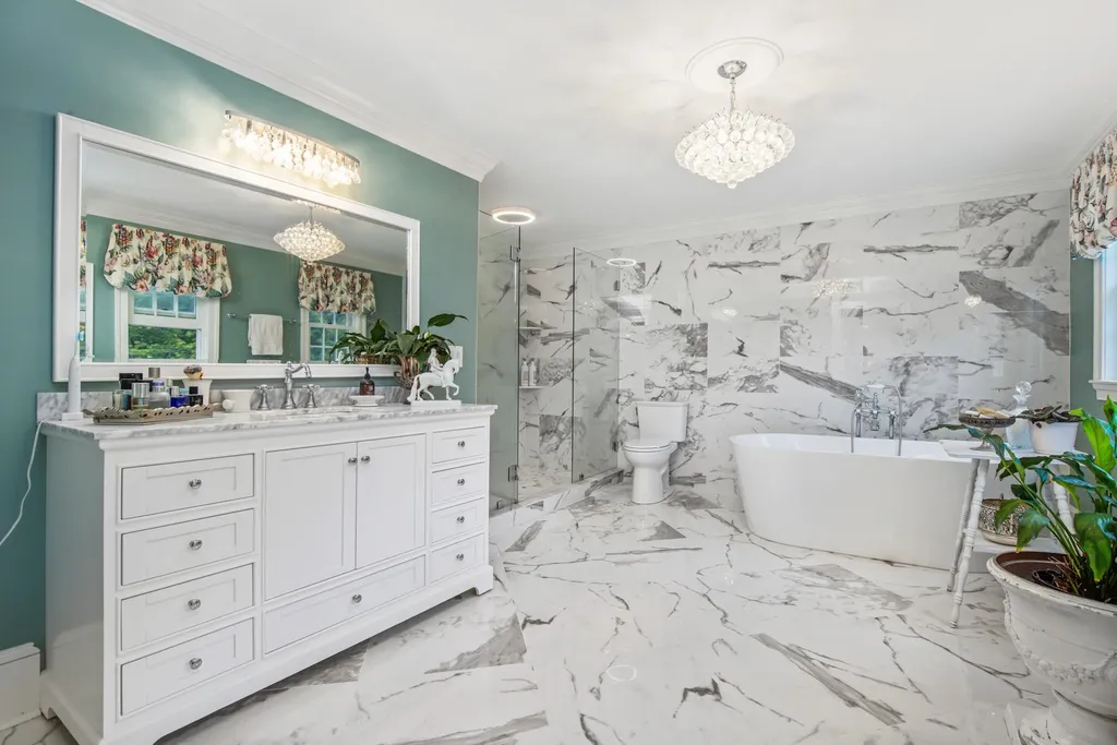 21 Fairway Drive Dover NH 03820
