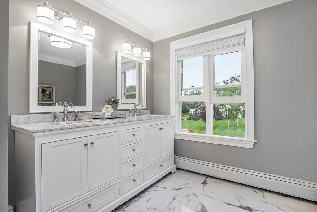 21 Fairway Drive Dover NH 03820