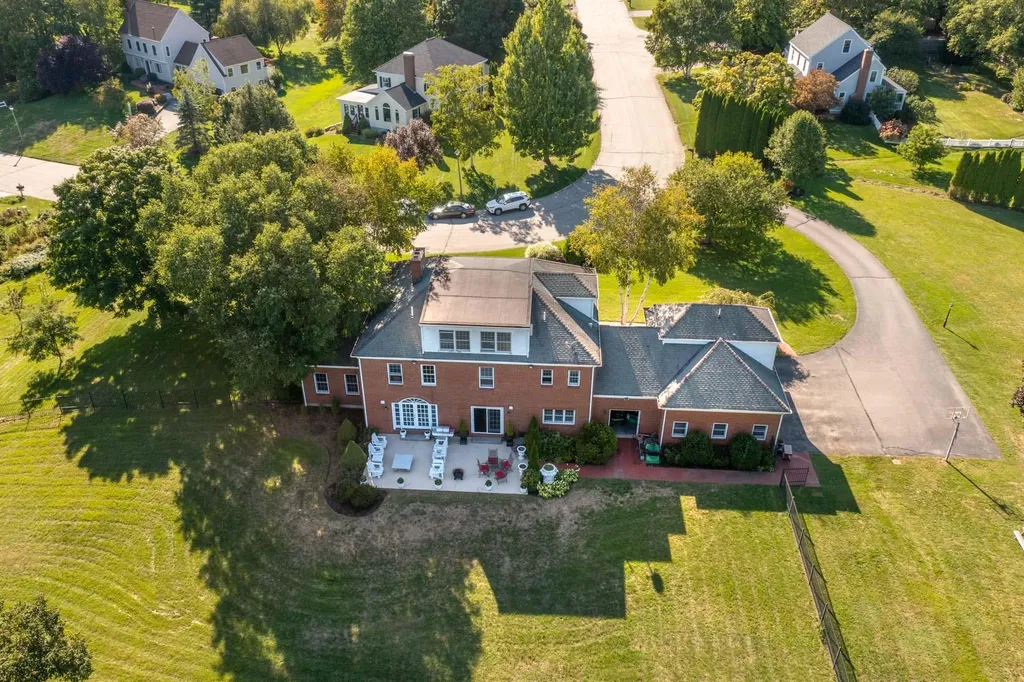21 Fairway Drive Dover NH 03820