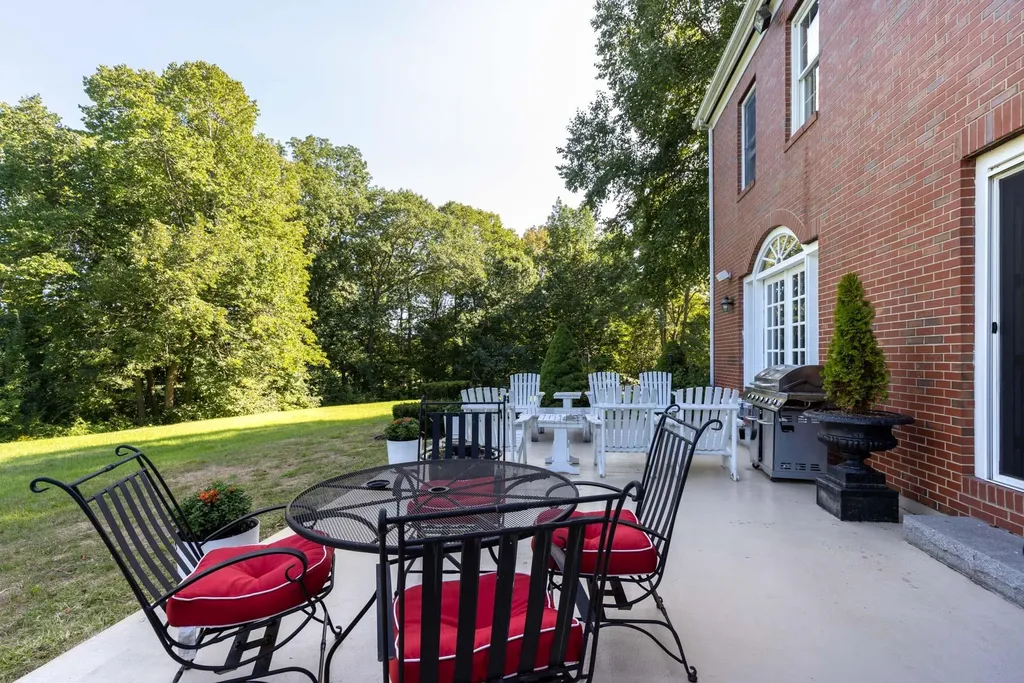 21 Fairway Drive Dover NH 03820