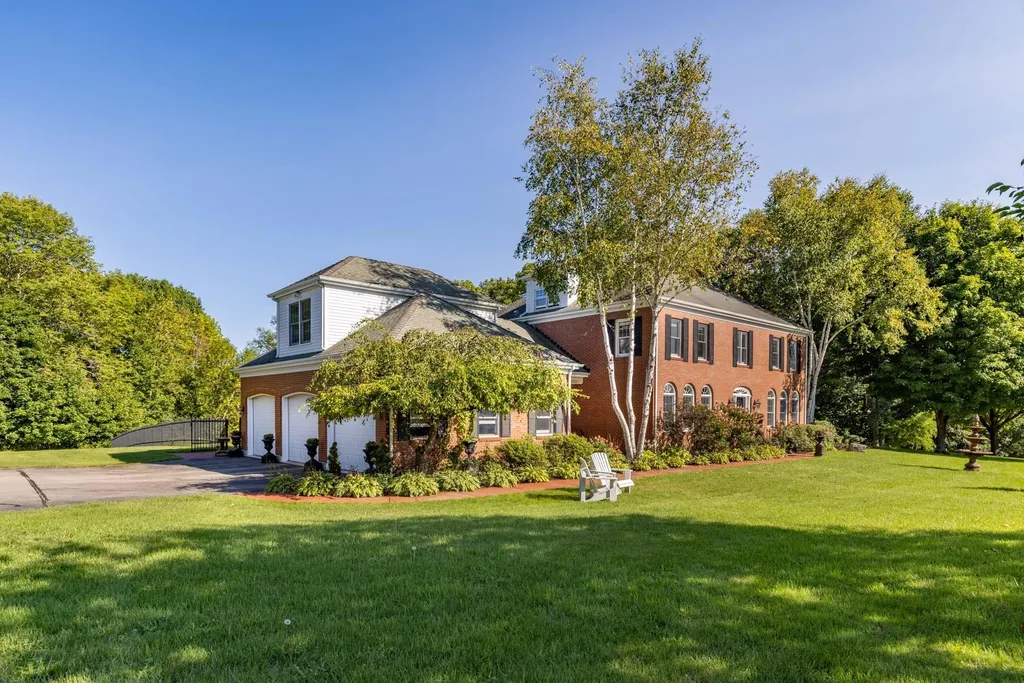 21 Fairway Drive Dover NH 03820